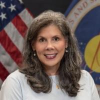 Lauren Merkle headshot